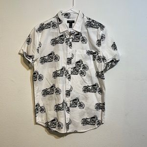 Forever 21 button down shirt size small for men